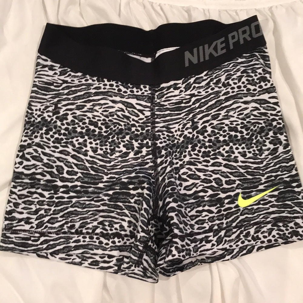 Nike Pro WORN ONCE leopard print bicycle shorts